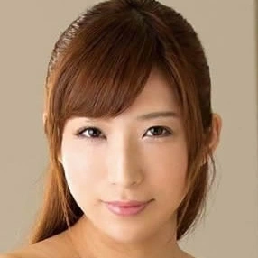 Rina Ayana (Akari Nanahara)