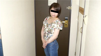 鸭川堇温柔地训练一个紧张的业余女孩