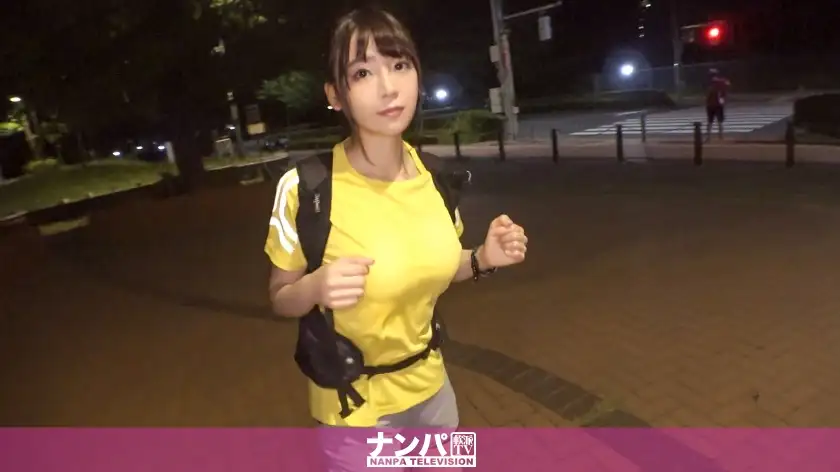 [Night running girl pick-up! 】An innocent slender beauty running in the park at night! She was forcibly held back and invited to a hotel, where she lewdly stretched her beautiful big breasts and squirted a lot.