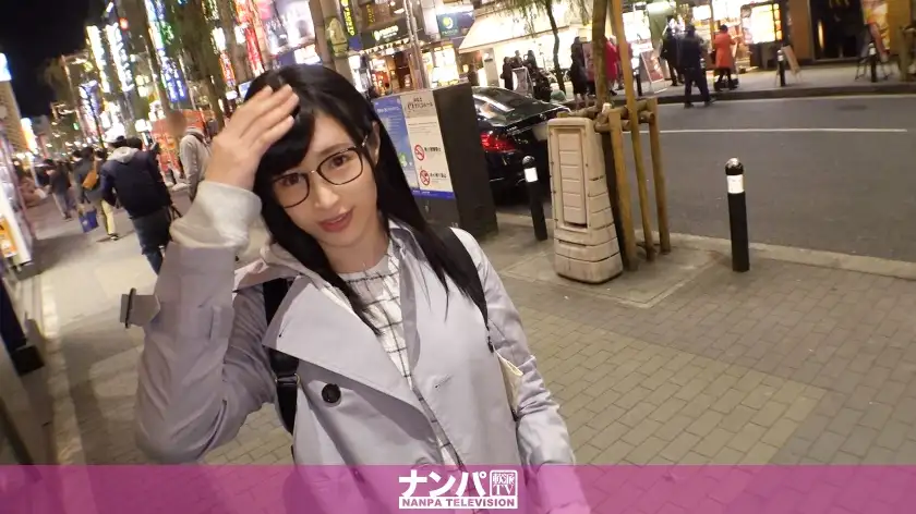 Seriously soft, first shot. 1340 A book-loving girl with glasses found in Shinbashi. I suddenly said, ``Please let me have sex with you,'' and a man suddenly came in and asked, ``Why are you using my room without permission?'' and before I knew it, he was raping me.