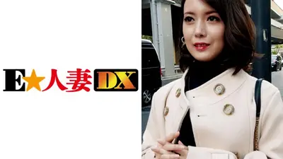 清凉美丽的人妻在检查内衣时，露出完全挺立的乳头。小尺寸和美丽的屁股！我第一次乳交的尴尬经历！