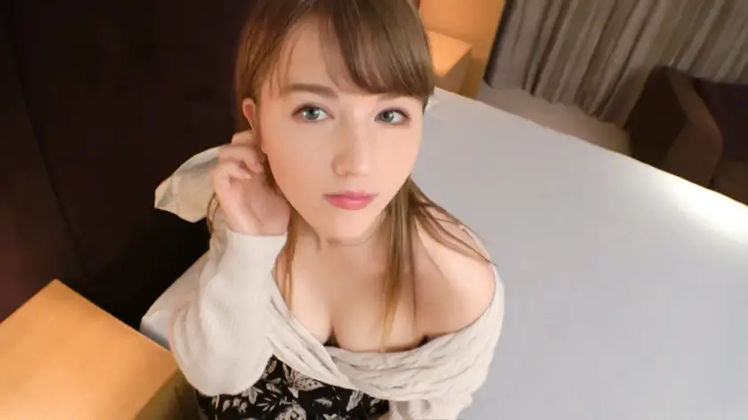 [First shot] [From California] [Pink erect nipples] A beautiful white woman with gray eyes. A naughty part-time job that she starts without telling her boyfriend in her home country. On a Japanese man's hard cock.. Amateur applicant, first AV shooting 136