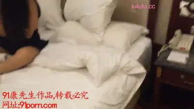 [慶賀1111三國齊發!!]本土清晰對白~跟十九歲的小妹妹打炮還要故意射裡面，一直問:射了嗎?(1)