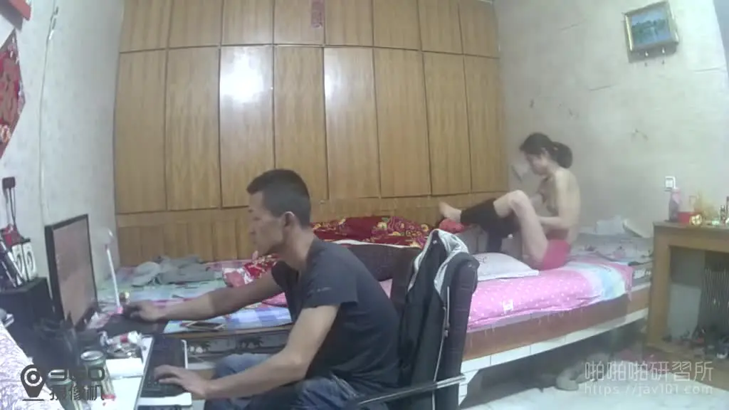 The wife keeps taking off her clothes but this man is unmoved! When netizens saw the "truth", they burst into tears and sympathized: "Thank you for your hard work, brother!!"