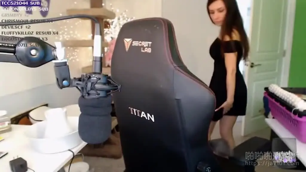 So embarrassing! Twitch live broadcast girl turns around to get something! My skirt was pulled up by the fan... and I was actually not wearing any underwear! White ass exposed