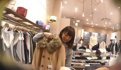 What a secret photography prodigy!! He pretended to ask the enthusiastic shop assistant, but actually he wanted to peek at what the underwear was like 70