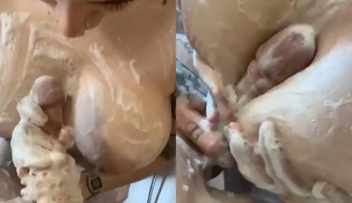 [Europe and America] My girlfriend used a pair of big breasts to wash the big cock she loved so much that it felt so good