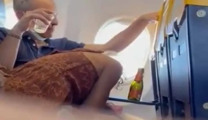 Internet exposure incident ~ Irish [Ryanair airline] indecent video leaked on the flight
