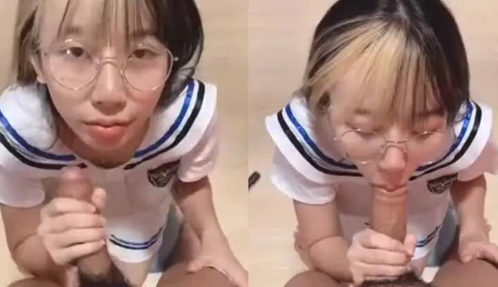 [Thailand] Cute school girl in uniform and glasses~Young but good at ventriloquism