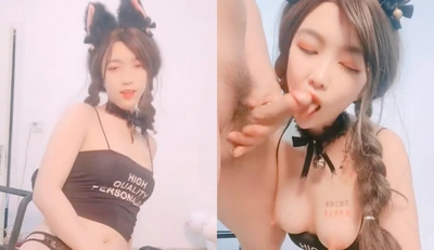 The big-breasted cat-eared girl with twin ponytails and braided braids made an appointment for a live broadcast ~ When she saw the cock, she had a lustful look on her face and was eating cock ~