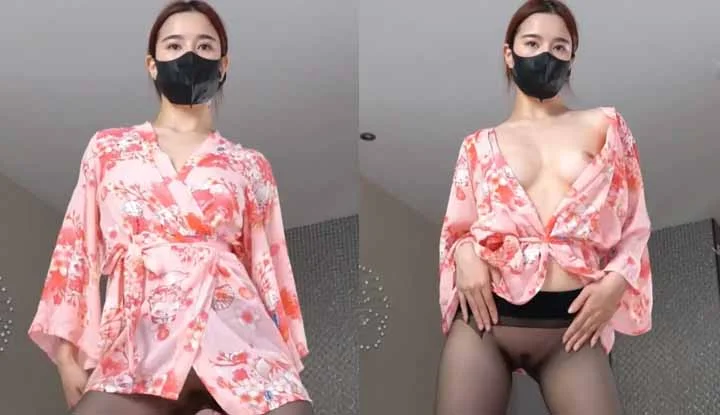 Local hot wife dances hotly ~ Sakura pink pajamas topless breasts, ultra-short skirt keeps exposing her pussy ~