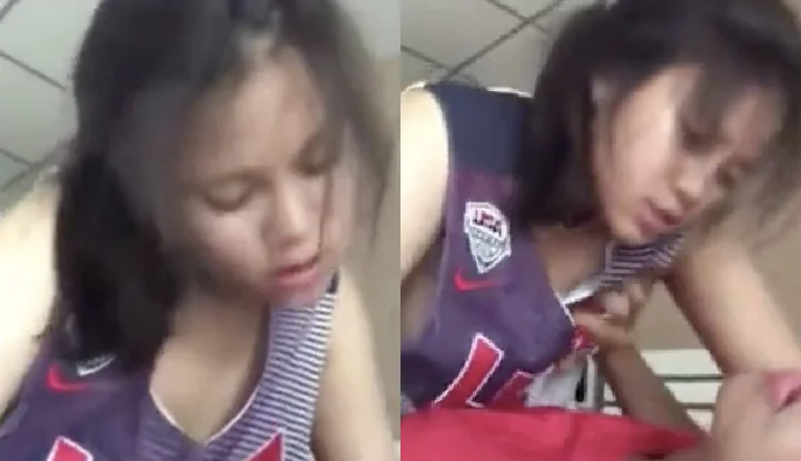 [Philippines] Cute girl has sex with her boyfriend in the toilet