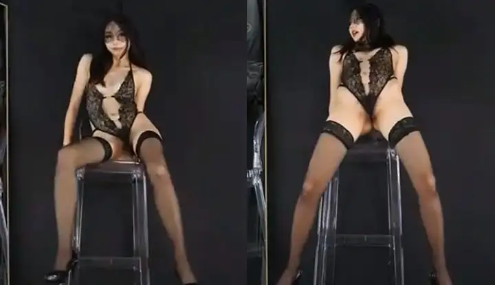 Xin Lei, the long-legged queen of the Yingxiu Hot Dance Troupe, dressed up as a sexy lace bunny girl~