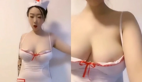 快手爆乳御姐欣妹妹，爆乳女护士帮你治疗一下